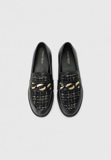 Туфли с высоким носом