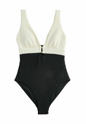 Слитный купальник