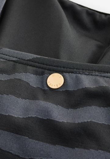 Слитный купальник