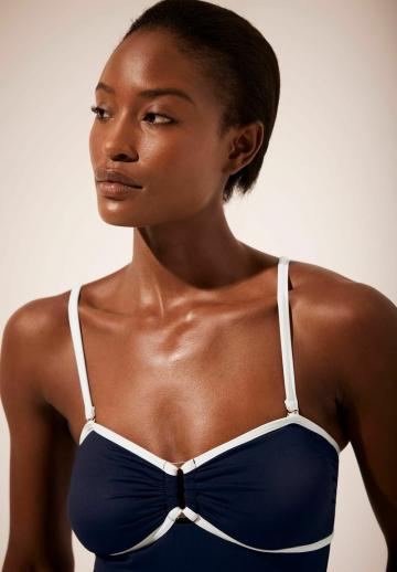 Слитный купальник