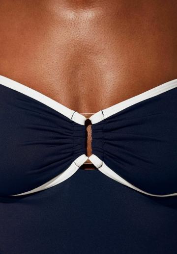 Слитный купальник