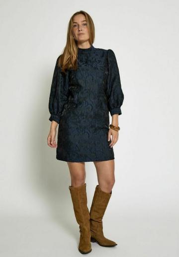 Короткое платье