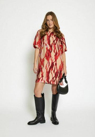 Короткое платье