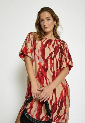 Короткое платье