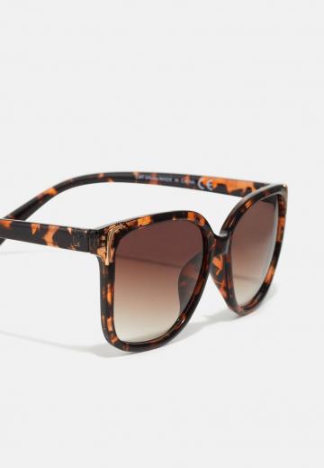 Солнечные очки