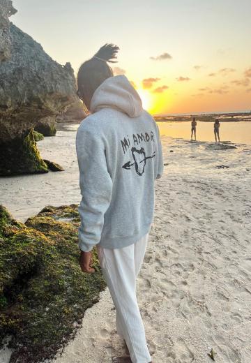 Пуловер с капюшоном