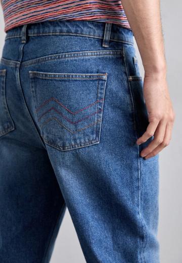 Прямые джинсы