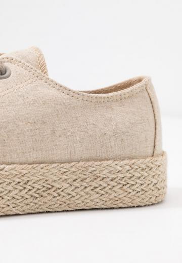 Спортивные балетки