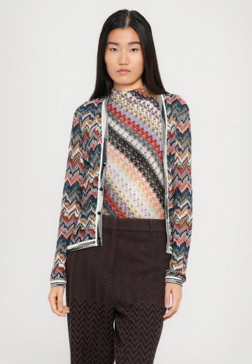 Жаккардовая вязаная кофта
