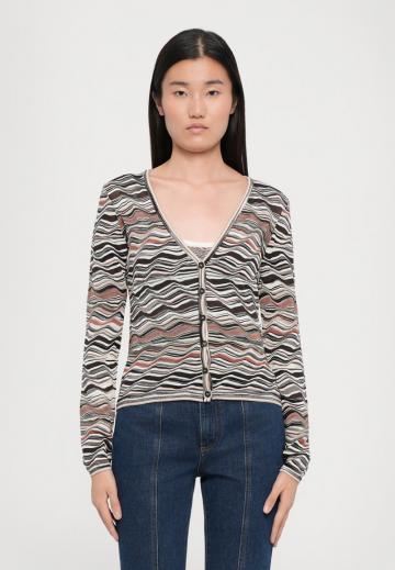 Жаккардовая вязаная кофта