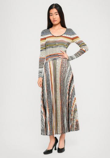 Вязаное платье