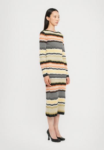 Вязаное платье