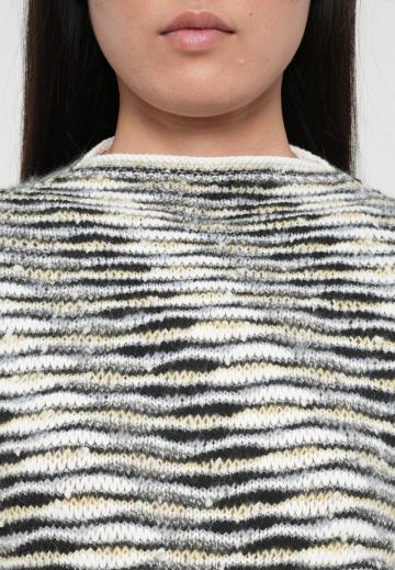 Пуловер в полоску