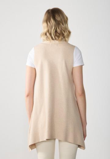 Вязаный жилет