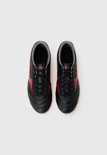 Футбольные бутсы