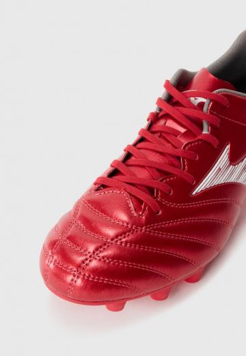 Футбольные бутсы