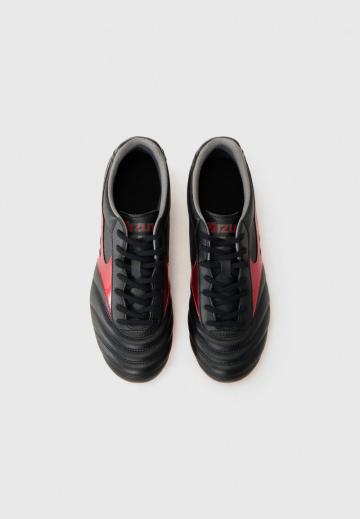 Футбольные бутсы