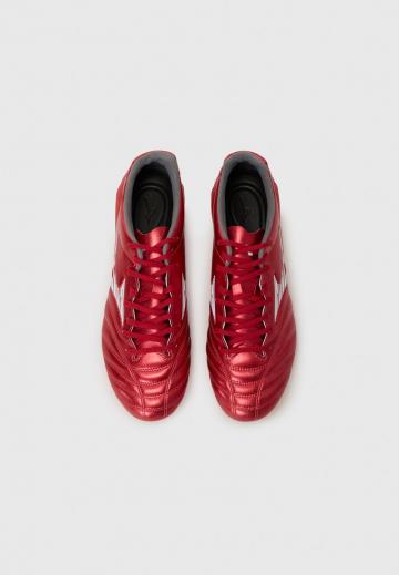 Футбольные бутсы