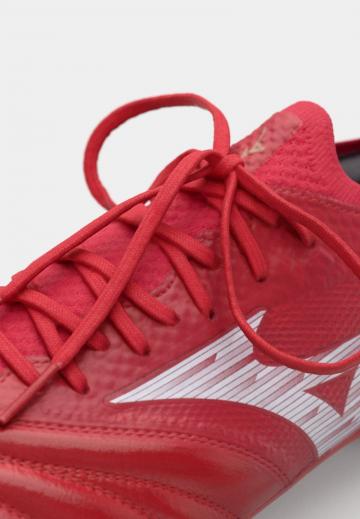 Футбольные бутсы