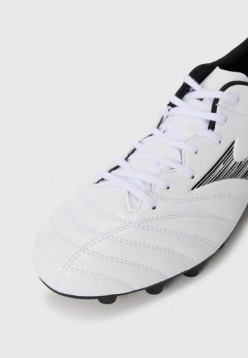 Футбольные бутсы