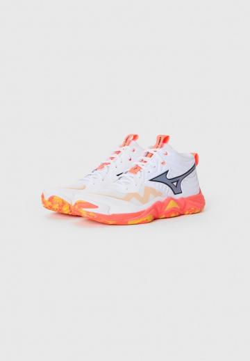 Кроссовки для зала