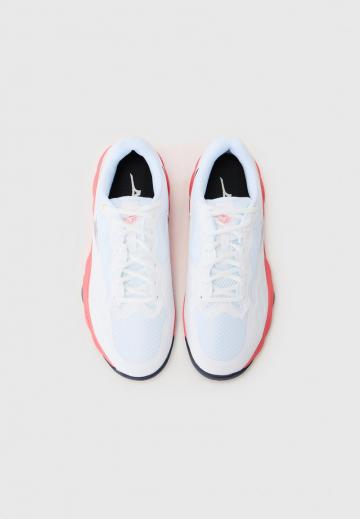 Теннисные кроссовки