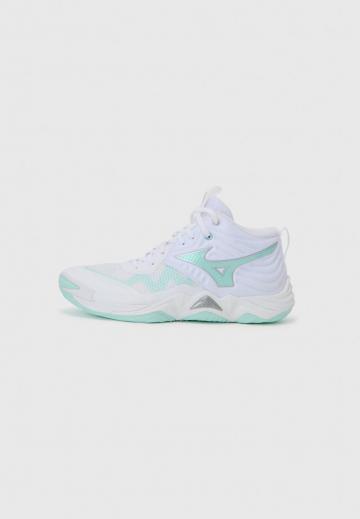 Кроссовки для зала