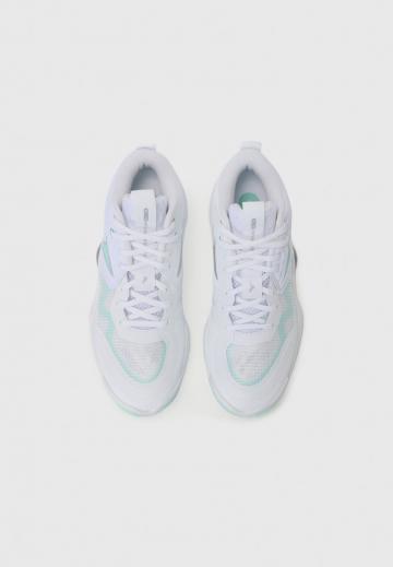 Кроссовки для зала