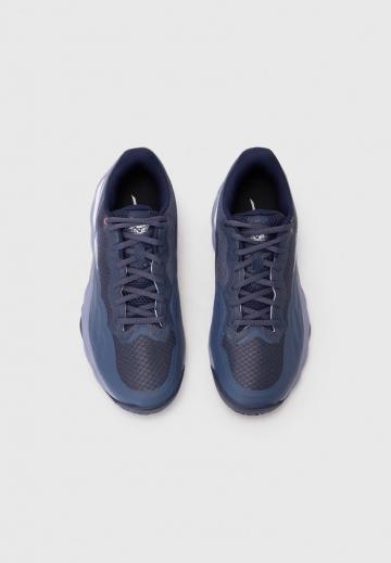 Теннисные кроссовки