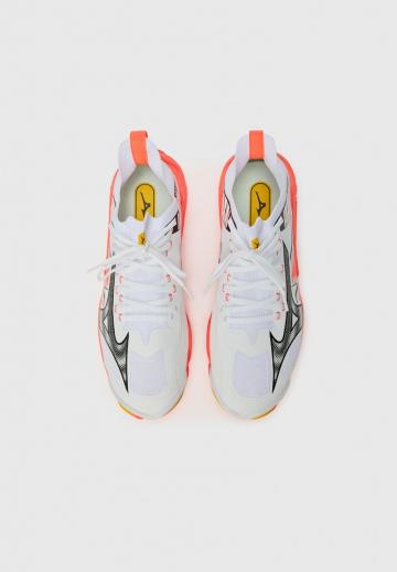 Кроссовки для зала