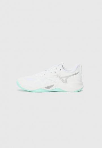 Кроссовки для зала