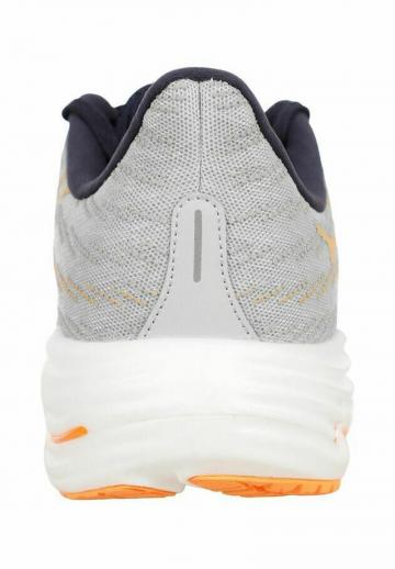 Беговые кроссовки