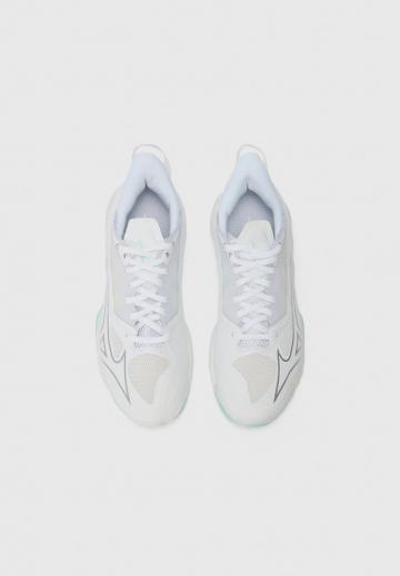 Кроссовки для зала