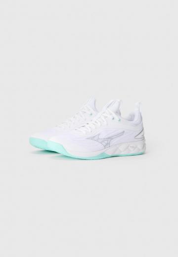 Кроссовки для зала