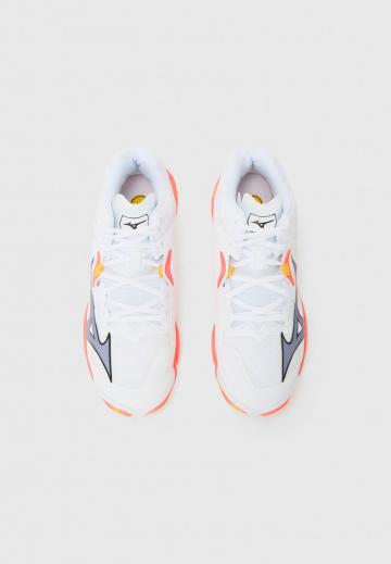 Кроссовки для зала