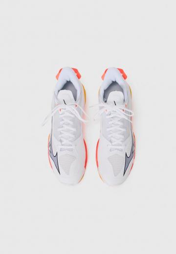 Кроссовки для зала