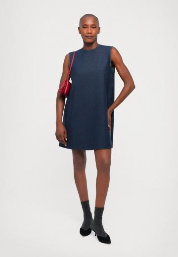 Короткое платье