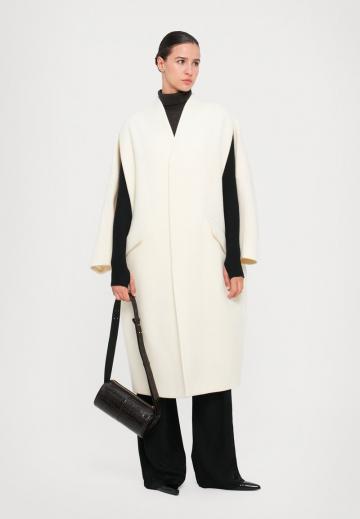 Шерстяное пальто