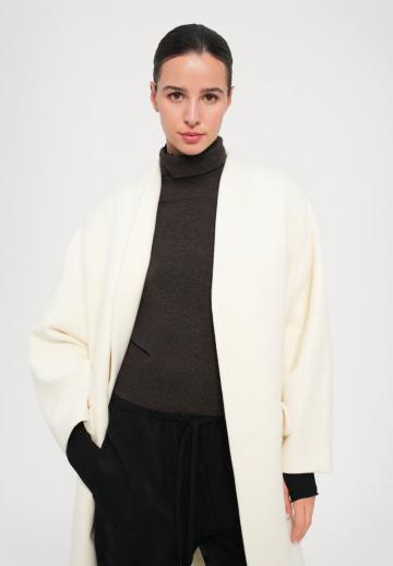 Шерстяное пальто