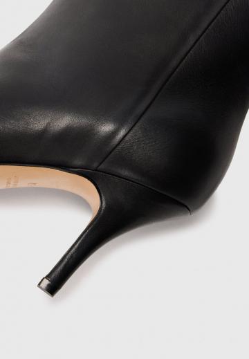 Высокие сапоги