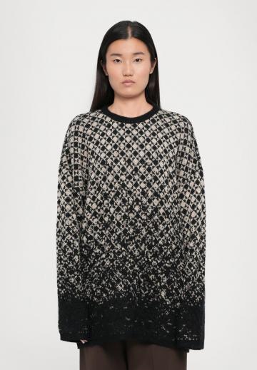 Длинный пуловер