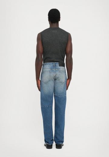 Прямые джинсы