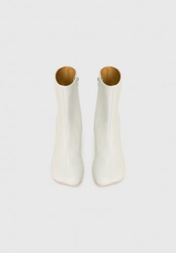 Высокие сапоги