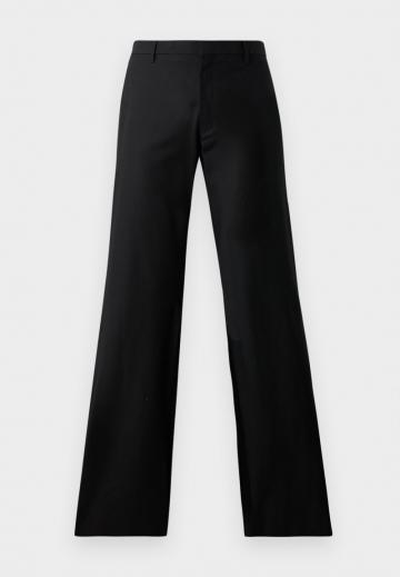 Клешеные джинсы