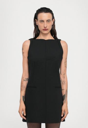 Короткое платье