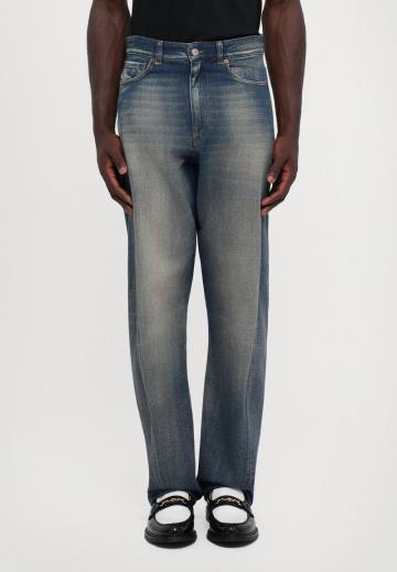 Прямые джинсы