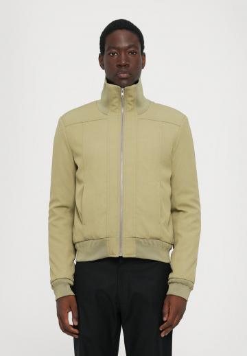 Куртка бомбер