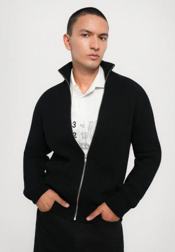 Вязаная кофта