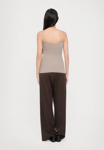 Топ на бретельках