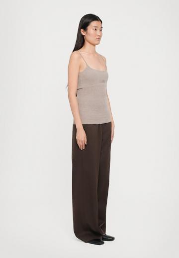 Топ на бретельках